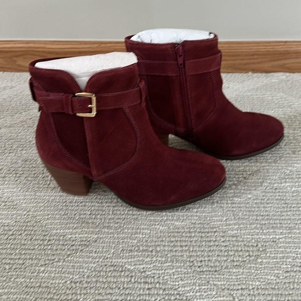 NWT Diba burgundy sleek buckle bootie​